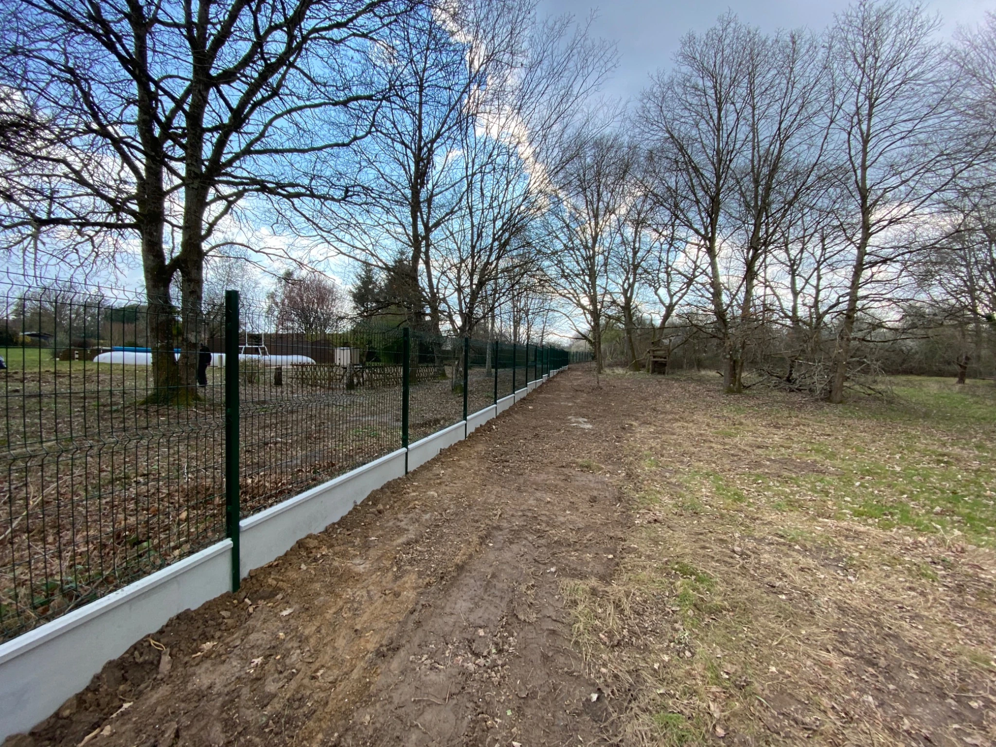 Installation de clôture à Blois pour particuliers et collectivités – ADN-SOL Loir-et-Cher